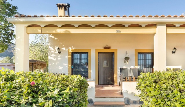 Country House 'La Artesa' with Mountain View, Wi-Fi and Air Conditioning