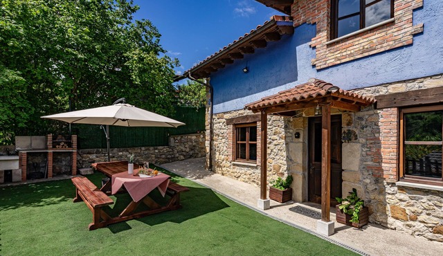 Country House 'La Campanona' with Mountain View, Private Terrace and Wi-Fi