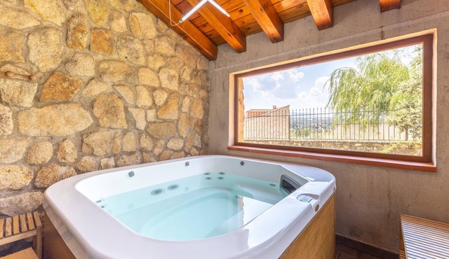 Country House 'La Casa Rural Del Secretario' with Mountain View, Private Terrace and Wi-Fi