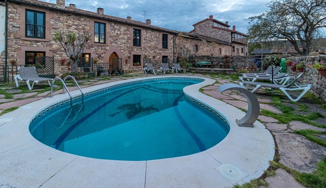 Country House 'La Casona De Barrio' with Mountain View, Private Pool and Wi-Fi