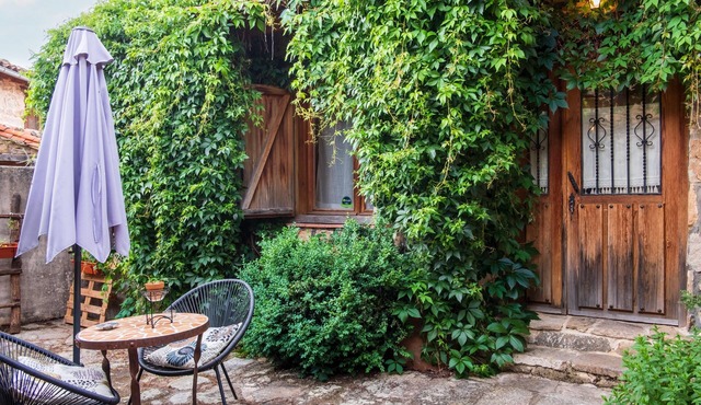 Country House 'La Tarabilla' with Private Garden and Wi-Fi