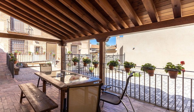 Country House 'La Tarja 2' with Private Garden and Wi-Fi