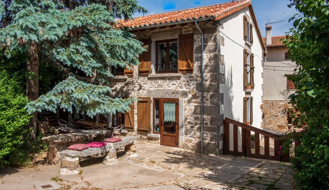 Country House 'La Esperilla De Gredos' with Mountain View, Private Garden and Wi-Fi