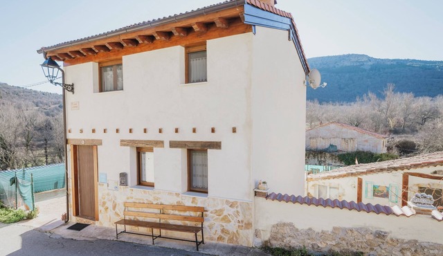 Country House 'La Mira' with Mountain View, Private Terrace and Wi-Fi