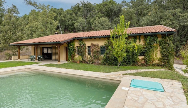 Country House 'La Morada De Piedralaves' with Mountain View, Private Pool and Wi-Fi