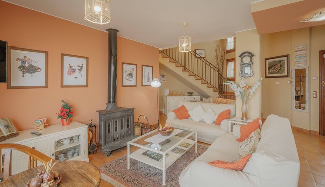 Country House 'La Panera' with Mountain View, Private Terrace and Wi-Fi