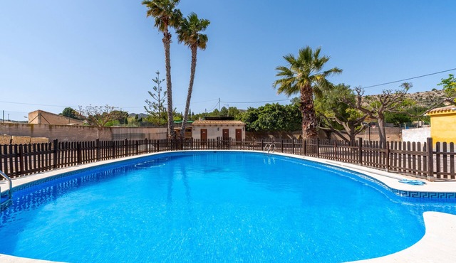 Country House 'La Romana' with Private Pool, Wi-Fi and Air Conditioning