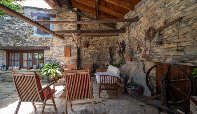 Country House 'La Solana' with Mountain View, Shared Pool and Wi-Fi