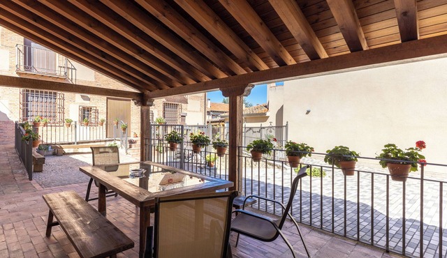 Country House 'La Tarja 2' with Private Garden and Wi-Fi