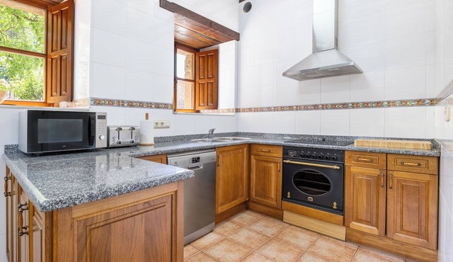 Country House 'La Torre De Perrozo' with Mountain View, Private Garden and Balcony