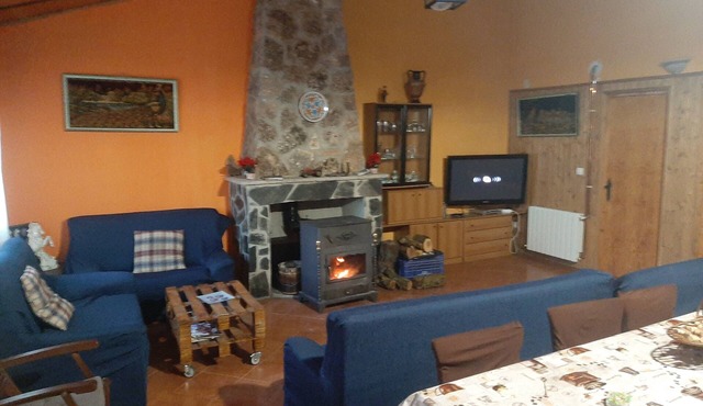 Country House 'Las Nogueras De Camporrobles' with Mountain View, Private Terrace and Wi-Fi