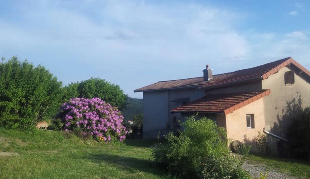 Country House 'Les Hauts De Thiers' with Mountain View, Private Garden and Wi-Fi