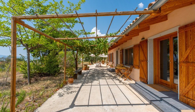 Country House 'Lluna' with Mountain View, Shared Pool and Wi-Fi