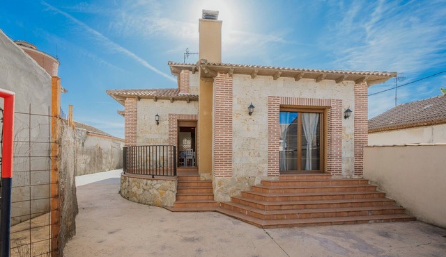 Country House 'Los Alisos' with Private Pool, Private Terrace and Wi-Fi