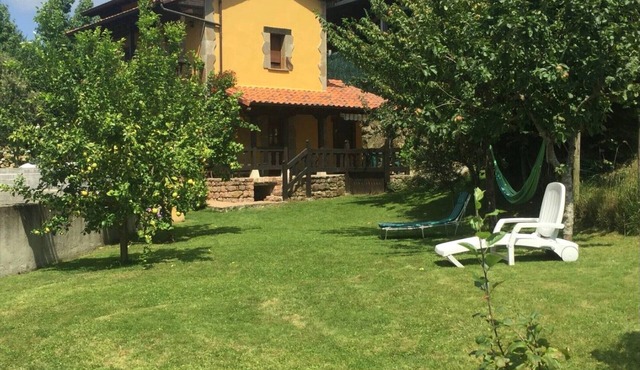 Country House 'Los Avellanos 3' with Mountain Views, Private Terrace and Garden