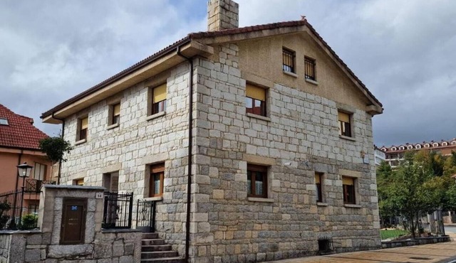 Country House 'Los Kukos' with Lake View, Shared Terrace and Wi-Fi
