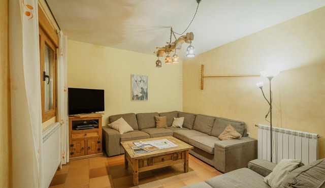 Country House 'Los Molinillos' with Mountain View, Private Terrace and Wi-Fi