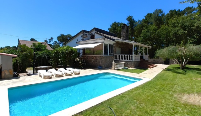 Country House 'Los Pinos' with Mountain View, Private Pool and Wi-Fi