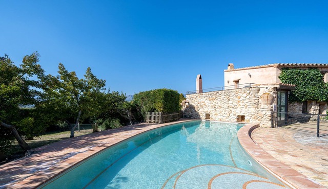 Country House "Mas D'en Curto" with Mountain View, Pool & Wi-Fi