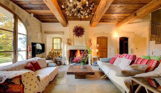 Country House 'Mas Des Cigales Lambesc' with Private Pool, Wi-Fi and Air Conditioning