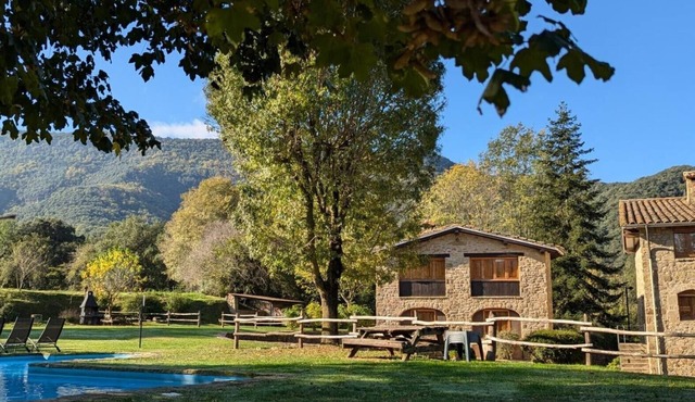 Country House 'Mas El Carrer - Baixos' with Mountain View, Shared Pool and Wi-Fi