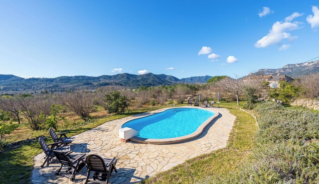 Country House 'Mas Fullat' with Mountain View, Wi-Fi and Air Conditioning