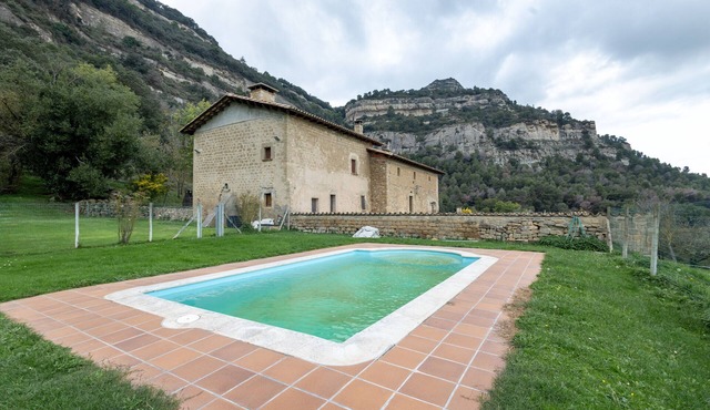 Country House 'Mas Vinyoles' with Mountain View, Private Pool and Wi-Fi