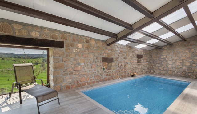 Country House 'Masia Manonelles' with Private Pool, Terrace & Air Conditioning