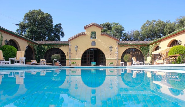 Country House "Masia Mimosa" with Shared Pool, 5 Shared Terraces & Wi-Fi