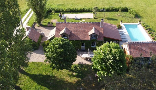 Country house near Chambord, calm, relaxation, meadows, woods.