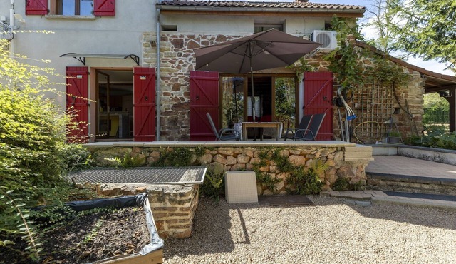 Country House near Parc du Morvan with Pool