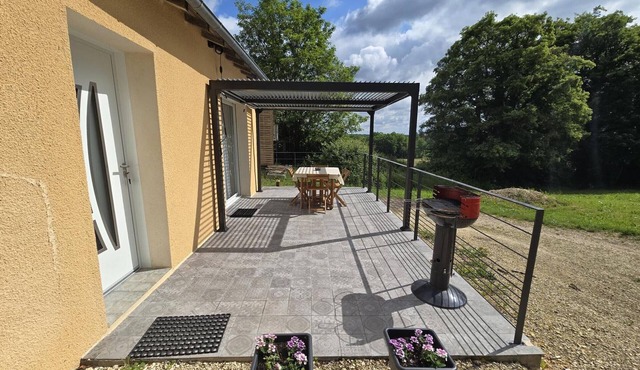 Country house near Périgueux with parking and wifi