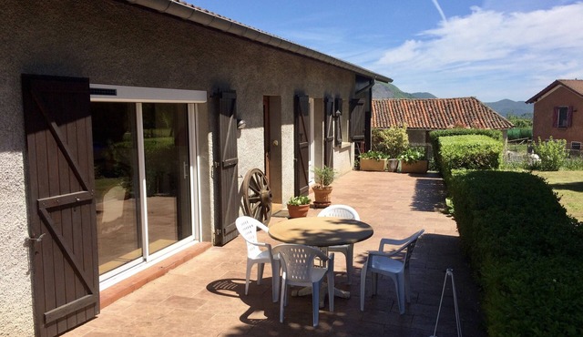 Country house, nearby hiking trails.