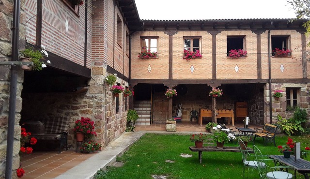 Country House 'Nido Patio' with Mountain View, Shared Terrace and Wi-Fi
