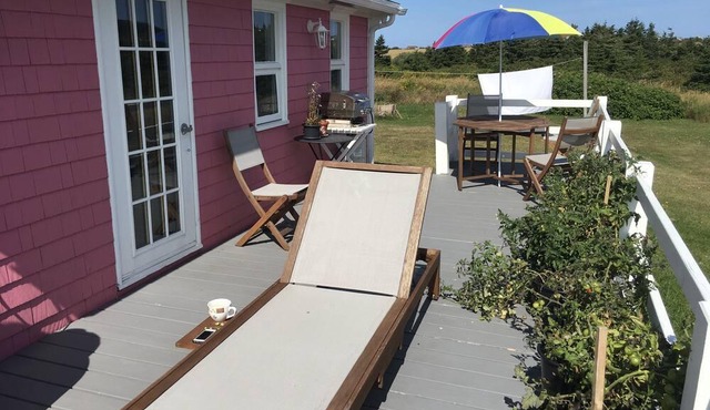 Country house on large estate near beach & restaurants