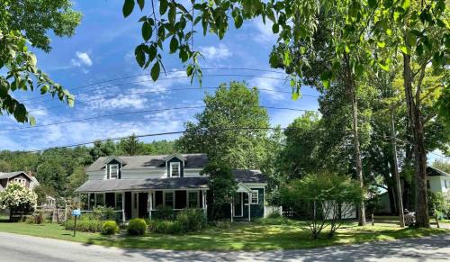 Country House on the Callicoon Creek