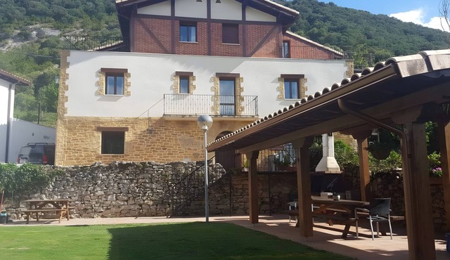 Country House 'Pakienea' with Private Garden and Wi-Fi
