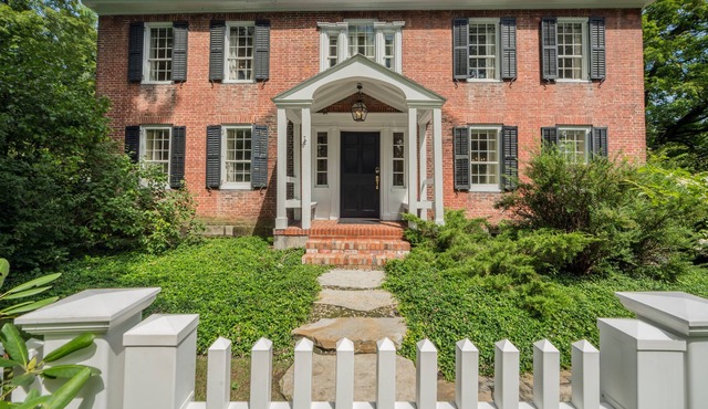 Country House, Pool, Garden, Pet Friendly, Near Lake George & Saratoga Springs