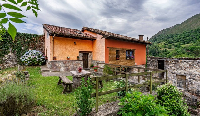 Country House 'Ricao' with Mountain View, Private Terrace and Wi-Fi