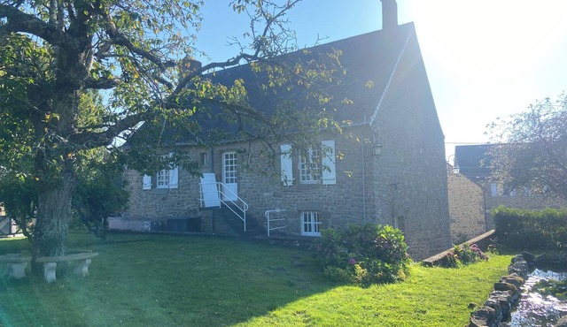 Country house - Sleeps 8