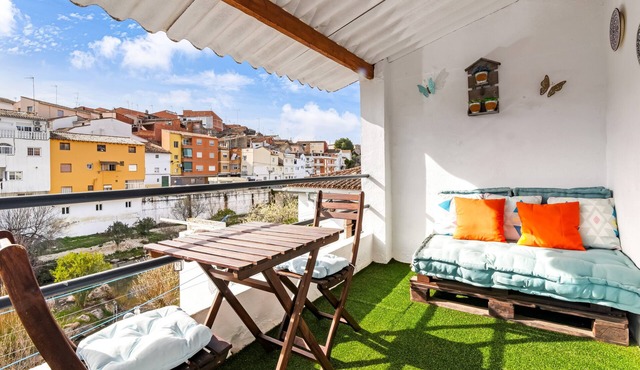 Country House 'Tío Salvador' with Lake View, Private Terrace and Wi-Fi