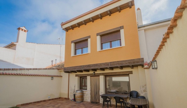 Country House 'Tradicion Rural El Tio Ricardo' with Private Pool, Private Garden and Wi-Fi