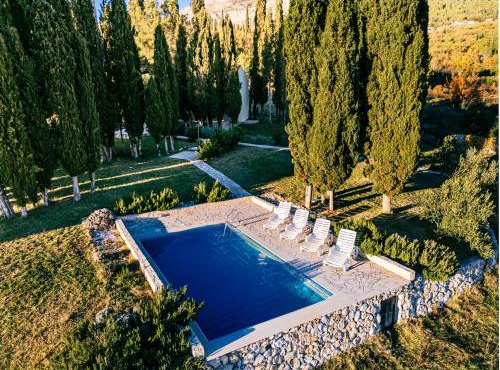 Country House Uros in Nature with Pool