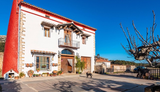 Country House 'Vell' with Mountain View, Private Garden and Wi-Fi