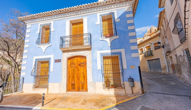 Country House 'Vivienda La Señoria' with Mountain View, Shared Garden and Wi-Fi