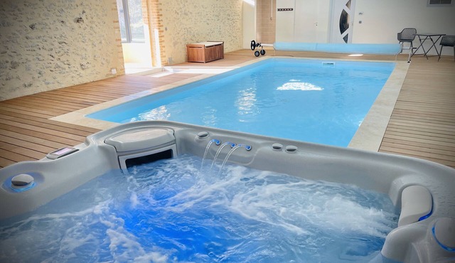 Country house with heated indoor pool, spa and games room