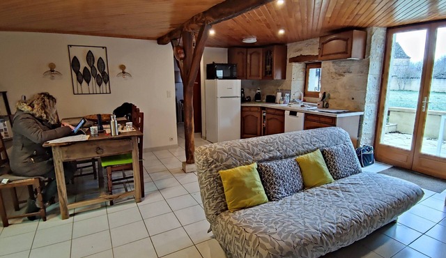 Country house with enclosed garden between Quercy and Périgord