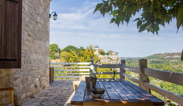 Country house with exceptional panorama