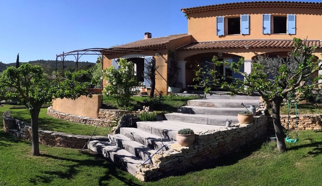 Country house with swimming pool on the edge of the Haut Var with views of the Ste Baume