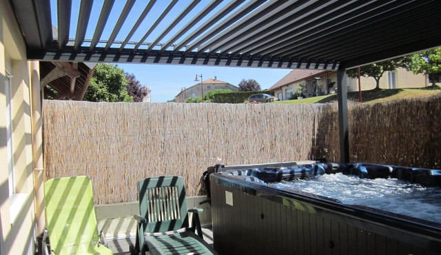 COUNTRY HOUSE WITH HEATED SPANAGE